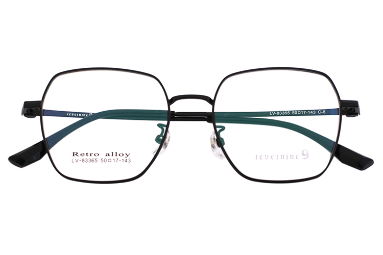 Tendências de armações ópticas - pretas