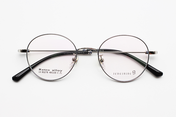 &Oacute;culos grossos com arma&ccedil;&atilde;o dourada no atacado