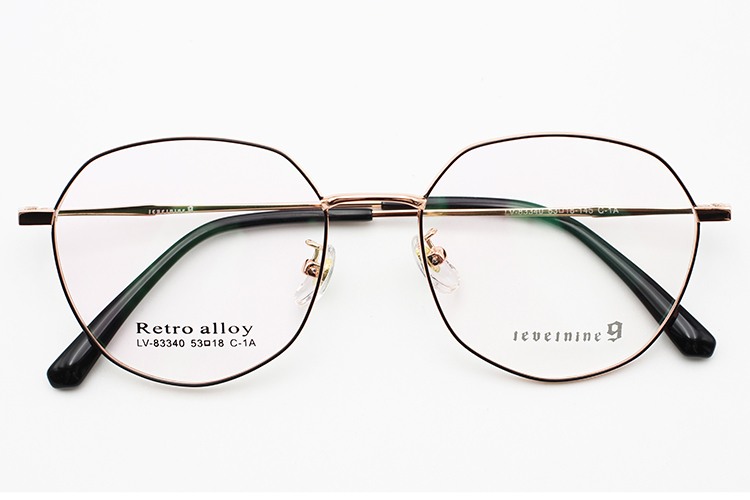 &Oacute;culos de Aro Completo - Preto e Dourado