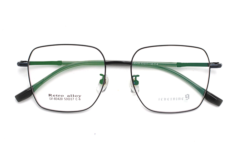 Arma&ccedil;&otilde;es de &oacute;culos grandes - pretas