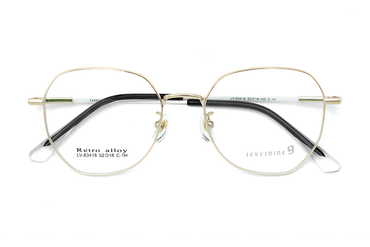 &Oacute;culos com arma&ccedil;&atilde;o de metal fino - ouro