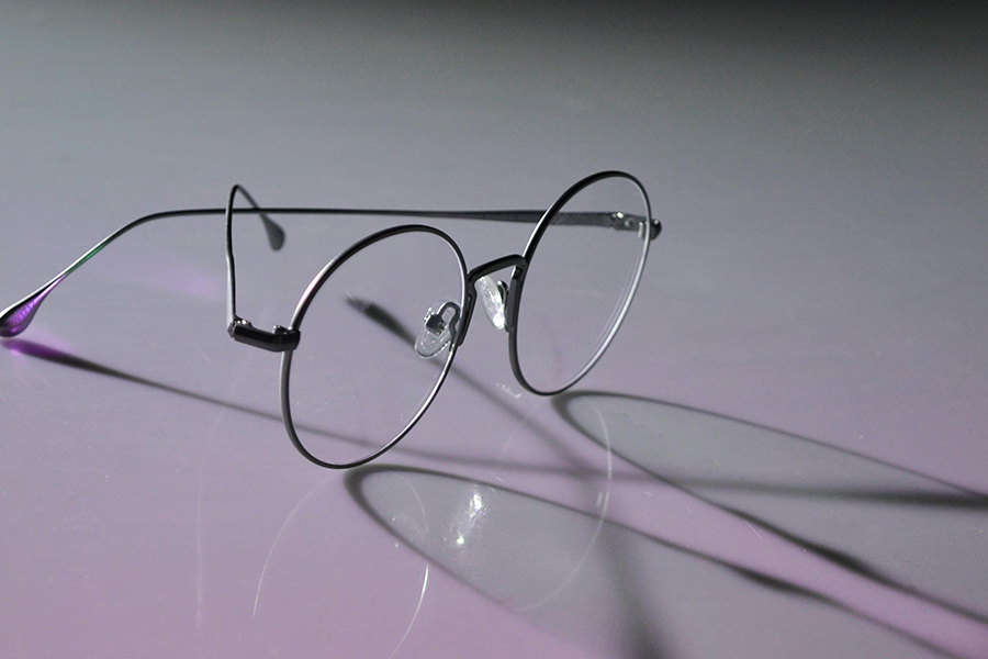 Vantagens da moldura &oacute;ptica de tit&acirc;nio