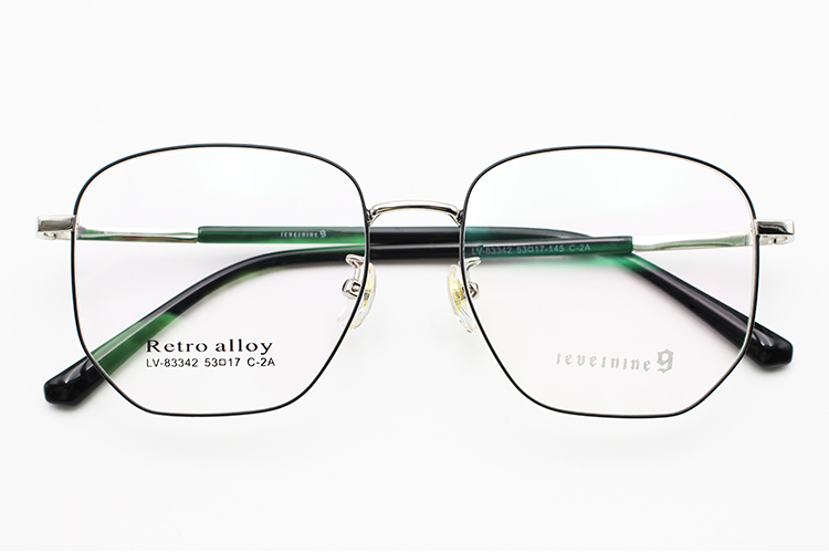 &oacute;culos met&aacute;licos