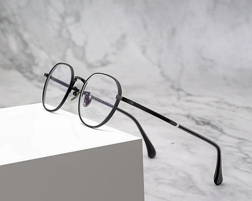 Arma&ccedil;&otilde;es de &oacute;culos de tit&acirc;nio