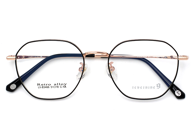 Espet&aacute;culo com Arma&ccedil;&atilde;o Met&aacute;lica - Preto e Dourado